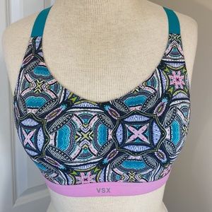 Victoria’s Secret VSX sports bra paisley pattern size 34c excellent